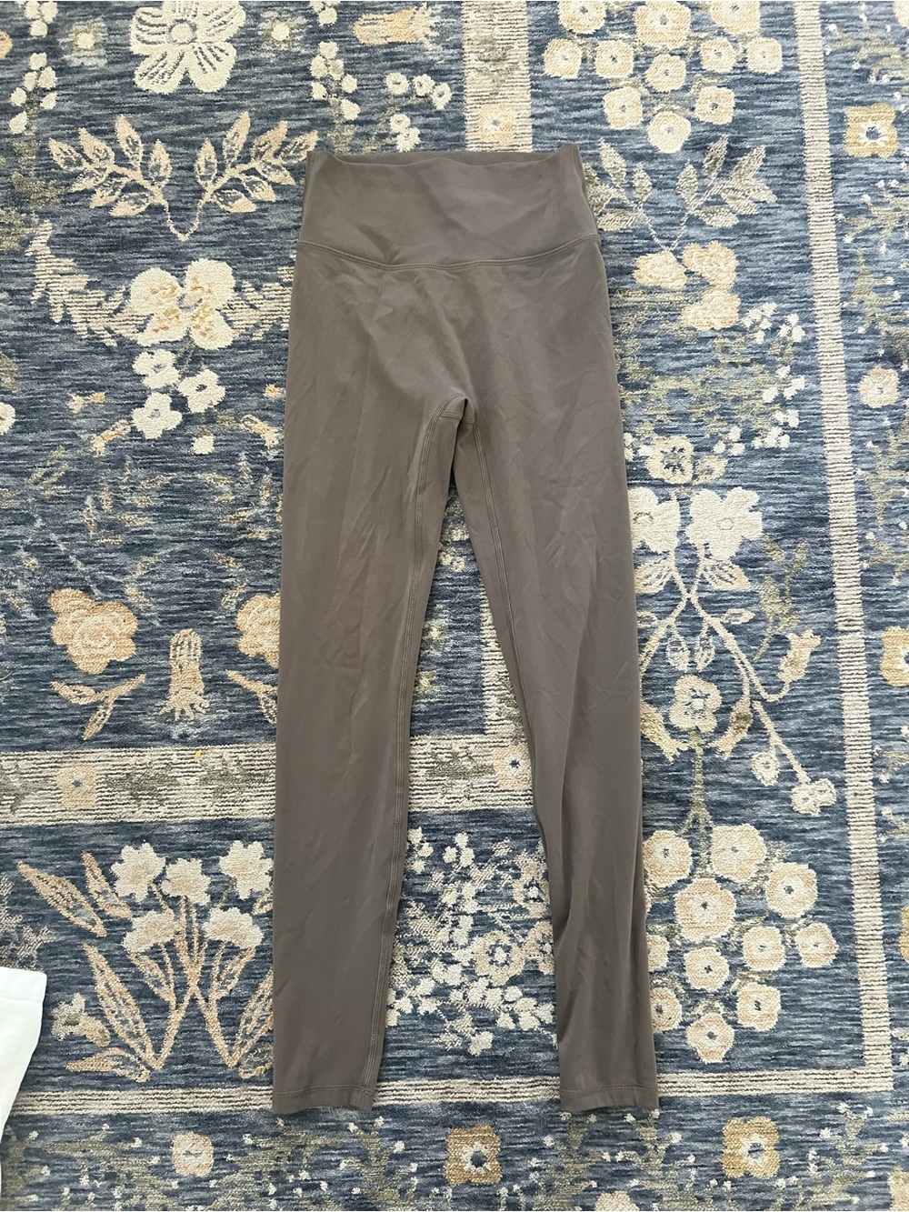 Form Leggings in Small